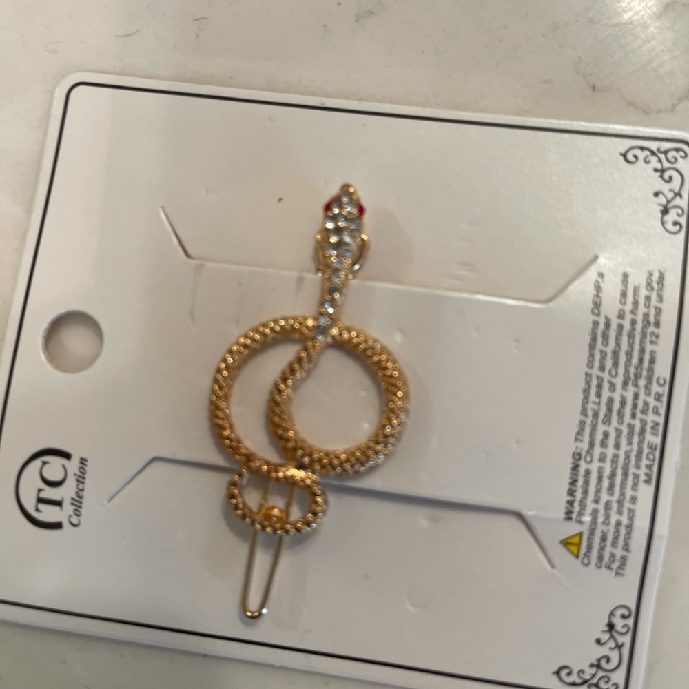 Amazing and elegant plated snake hair pin.